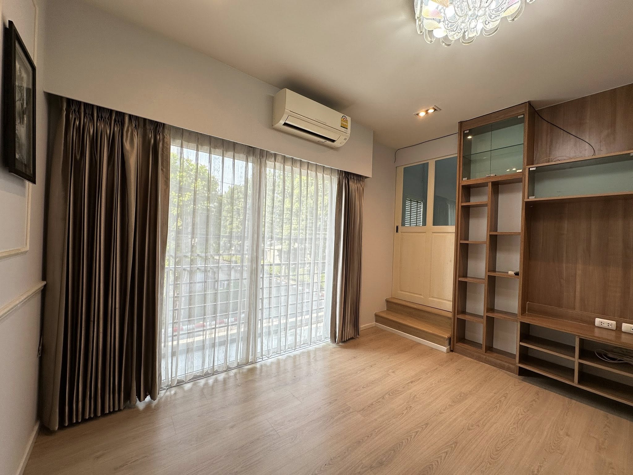 ประกาศฟรี! ซื้อ-ขาย-เช่า คอนโด บ้าน ทาวน์โฮม ที่ดิน และพื้นที่เชิงพาณิชย์ทั่วประเทศไทย ทุกทำเล ทุกงบประมาณ ไม่มีค่าใช้จ่าย ลงง่าย ขายไว เข้าถึงผู้ซื้อโดยตรง 4 509773pic3.jpg