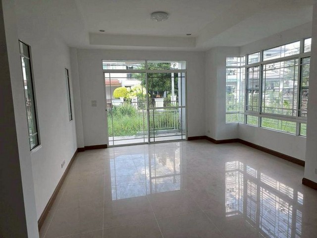 ประกาศฟรี! ซื้อ-ขาย-เช่า คอนโด บ้าน ทาวน์โฮม ที่ดิน และพื้นที่เชิงพาณิชย์ทั่วประเทศไทย ทุกทำเล ทุกงบประมาณ ไม่มีค่าใช้จ่าย ลงง่าย ขายไว เข้าถึงผู้ซื้อโดยตรง 4 247577pic3.jpg