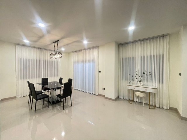 ประกาศฟรี! ซื้อ-ขาย-เช่า คอนโด บ้าน ทาวน์โฮม ที่ดิน และพื้นที่เชิงพาณิชย์ทั่วประเทศไทย ทุกทำเล ทุกงบประมาณ ไม่มีค่าใช้จ่าย ลงง่าย ขายไว เข้าถึงผู้ซื้อโดยตรง 5 247568pic4.jpg