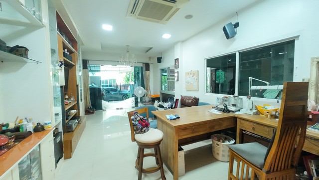 ประกาศฟรี! ซื้อ-ขาย-เช่า คอนโด บ้าน ทาวน์โฮม ที่ดิน และพื้นที่เชิงพาณิชย์ทั่วประเทศไทย ทุกทำเล ทุกงบประมาณ ไม่มีค่าใช้จ่าย ลงง่าย ขายไว เข้าถึงผู้ซื้อโดยตรง 4 247602pic3.jpg