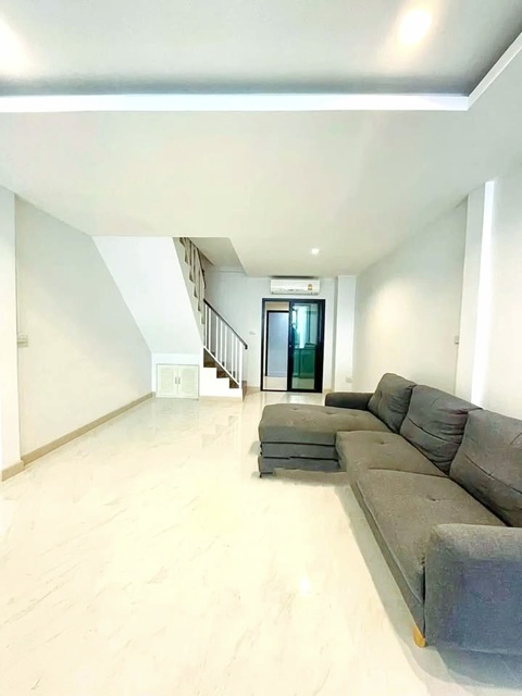 ประกาศฟรี! ซื้อ-ขาย-เช่า คอนโด บ้าน ทาวน์โฮม ที่ดิน และพื้นที่เชิงพาณิชย์ทั่วประเทศไทย ทุกทำเล ทุกงบประมาณ ไม่มีค่าใช้จ่าย ลงง่าย ขายไว เข้าถึงผู้ซื้อโดยตรง 4 247517pic4.jpg