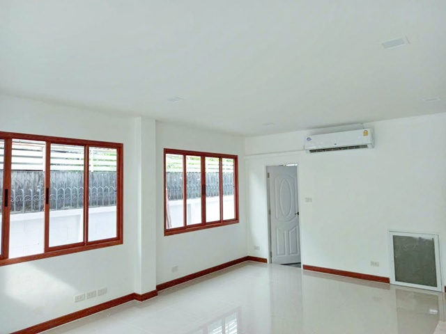 ประกาศฟรี! ซื้อ-ขาย-เช่า คอนโด บ้าน ทาวน์โฮม ที่ดิน และพื้นที่เชิงพาณิชย์ทั่วประเทศไทย ทุกทำเล ทุกงบประมาณ ไม่มีค่าใช้จ่าย ลงง่าย ขายไว เข้าถึงผู้ซื้อโดยตรง 4 313123pic3.jpg