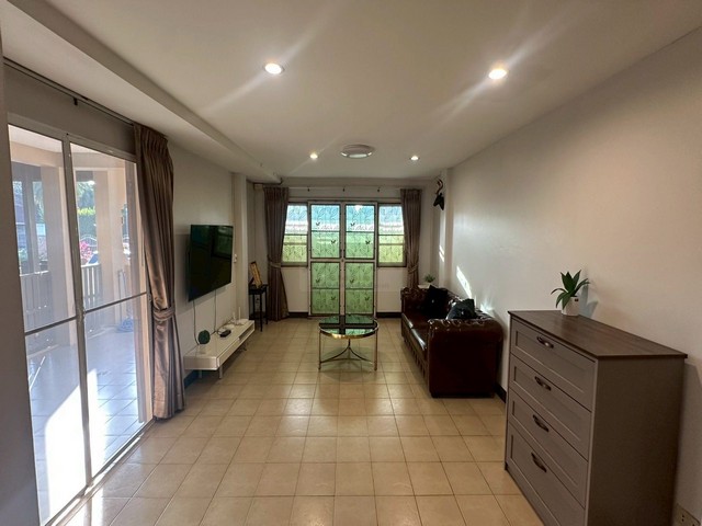 ประกาศฟรี! ซื้อ-ขาย-เช่า คอนโด บ้าน ทาวน์โฮม ที่ดิน และพื้นที่เชิงพาณิชย์ทั่วประเทศไทย ทุกทำเล ทุกงบประมาณ ไม่มีค่าใช้จ่าย ลงง่าย ขายไว เข้าถึงผู้ซื้อโดยตรง 5 509990pic4.jpg