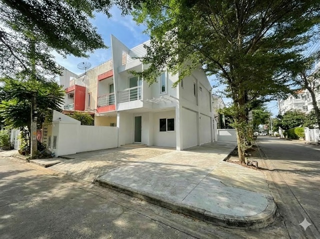 ประกาศฟรี! ซื้อ-ขาย-เช่า คอนโด บ้าน ทาวน์โฮม ที่ดิน และพื้นที่เชิงพาณิชย์ทั่วประเทศไทย ทุกทำเล ทุกงบประมาณ ไม่มีค่าใช้จ่าย ลงง่าย ขายไว เข้าถึงผู้ซื้อโดยตรง 2 247629pic1.jpg