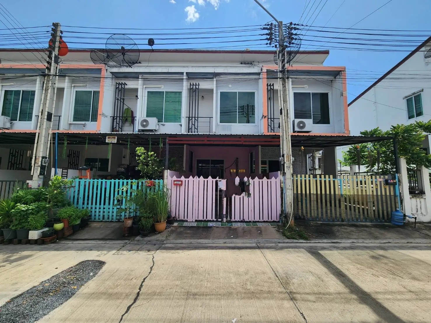 ประกาศฟรี! ซื้อ-ขาย-เช่า คอนโด บ้าน ทาวน์โฮม ที่ดิน และพื้นที่เชิงพาณิชย์ทั่วประเทศไทย ทุกทำเล ทุกงบประมาณ ไม่มีค่าใช้จ่าย ลงง่าย ขายไว เข้าถึงผู้ซื้อโดยตรง 2 245613pic1.jpg