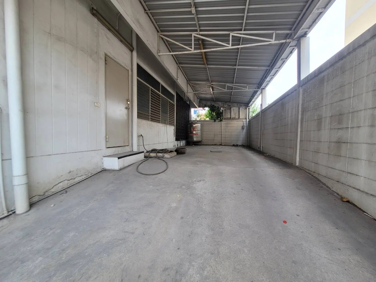 ประกาศฟรี! ซื้อ-ขาย-เช่า คอนโด บ้าน ทาวน์โฮม ที่ดิน และพื้นที่เชิงพาณิชย์ทั่วประเทศไทย ทุกทำเล ทุกงบประมาณ ไม่มีค่าใช้จ่าย ลงง่าย ขายไว เข้าถึงผู้ซื้อโดยตรง 3 245602pic2.jpg