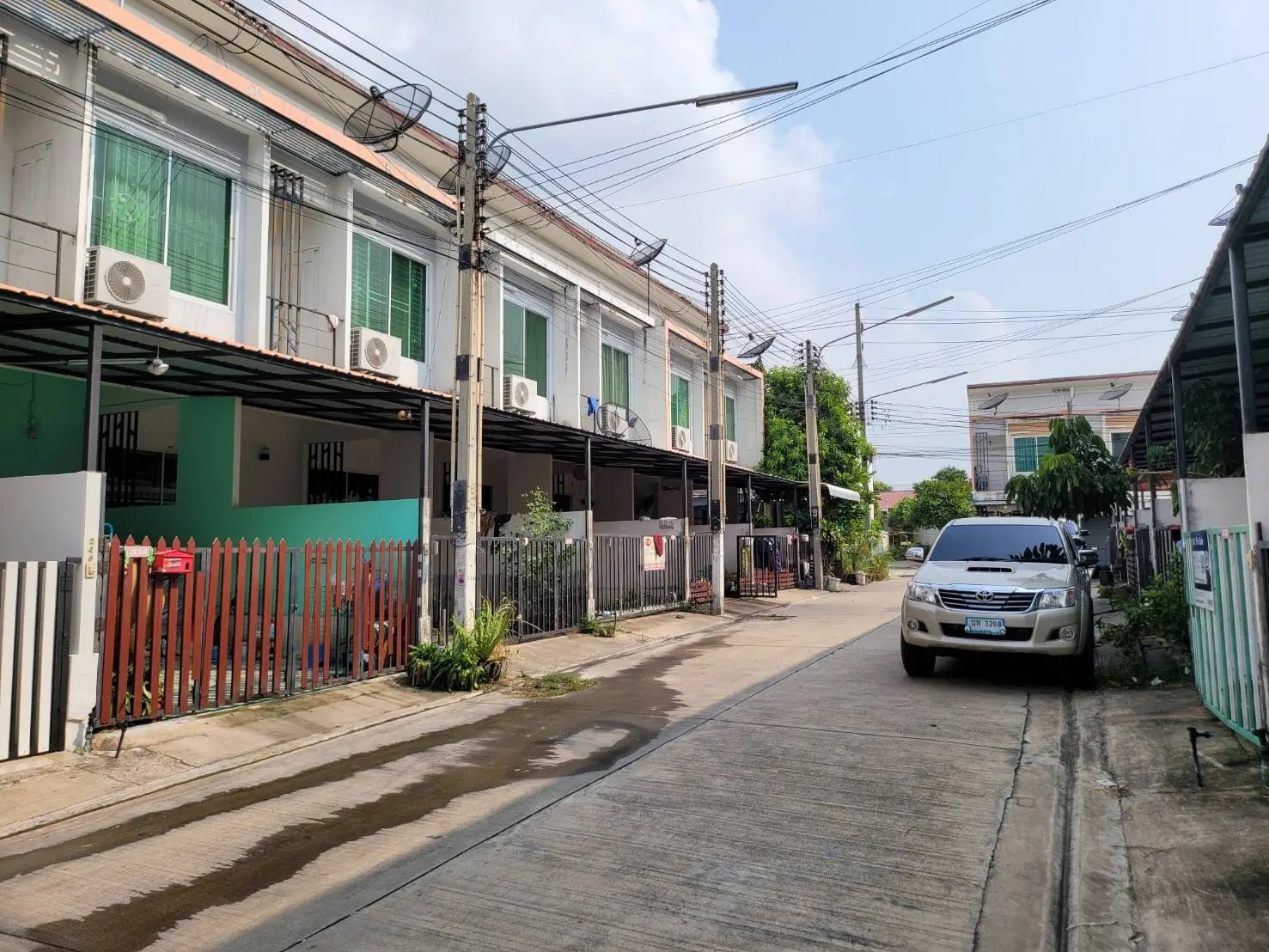 ประกาศฟรี! ซื้อ-ขาย-เช่า คอนโด บ้าน ทาวน์โฮม ที่ดิน และพื้นที่เชิงพาณิชย์ทั่วประเทศไทย ทุกทำเล ทุกงบประมาณ ไม่มีค่าใช้จ่าย ลงง่าย ขายไว เข้าถึงผู้ซื้อโดยตรง 4 246293pic3.jpg