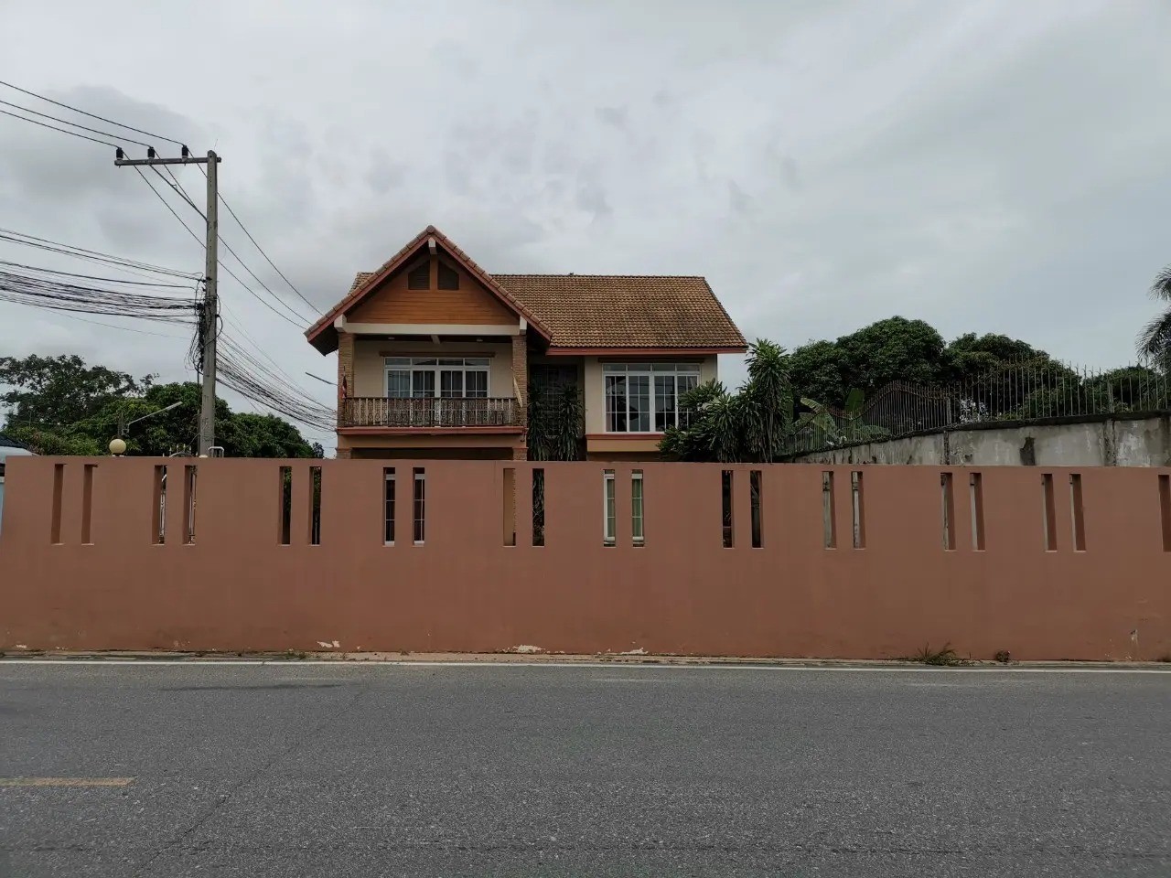 ประกาศฟรี! ซื้อ-ขาย-เช่า คอนโด บ้าน ทาวน์โฮม ที่ดิน และพื้นที่เชิงพาณิชย์ทั่วประเทศไทย ทุกทำเล ทุกงบประมาณ ไม่มีค่าใช้จ่าย ลงง่าย ขายไว เข้าถึงผู้ซื้อโดยตรง 2 246263pic1.jpg