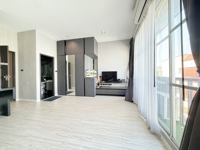 ประกาศฟรี! ซื้อ-ขาย-เช่า คอนโด บ้าน ทาวน์โฮม ที่ดิน และพื้นที่เชิงพาณิชย์ทั่วประเทศไทย ทุกทำเล ทุกงบประมาณ ไม่มีค่าใช้จ่าย ลงง่าย ขายไว เข้าถึงผู้ซื้อโดยตรง 5 510141pic4.jpg