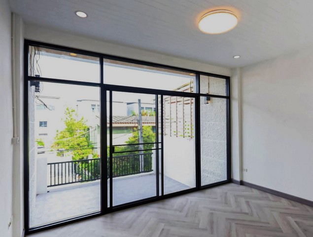 ประกาศฟรี! ซื้อ-ขาย-เช่า คอนโด บ้าน ทาวน์โฮม ที่ดิน และพื้นที่เชิงพาณิชย์ทั่วประเทศไทย ทุกทำเล ทุกงบประมาณ ไม่มีค่าใช้จ่าย ลงง่าย ขายไว เข้าถึงผู้ซื้อโดยตรง 5 247257pic4.jpg