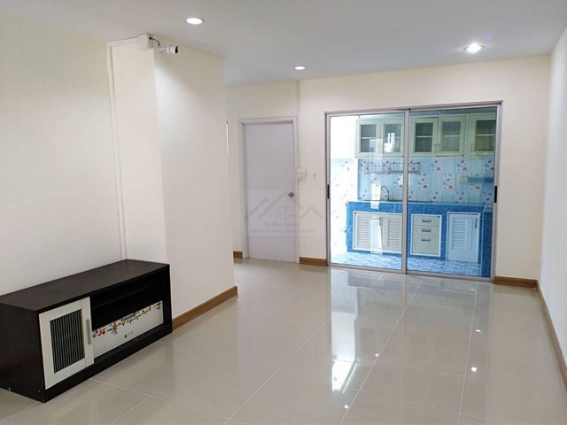 ประกาศฟรี! ซื้อ-ขาย-เช่า คอนโด บ้าน ทาวน์โฮม ที่ดิน และพื้นที่เชิงพาณิชย์ทั่วประเทศไทย ทุกทำเล ทุกงบประมาณ ไม่มีค่าใช้จ่าย ลงง่าย ขายไว เข้าถึงผู้ซื้อโดยตรง 5 510257pic4.jpg