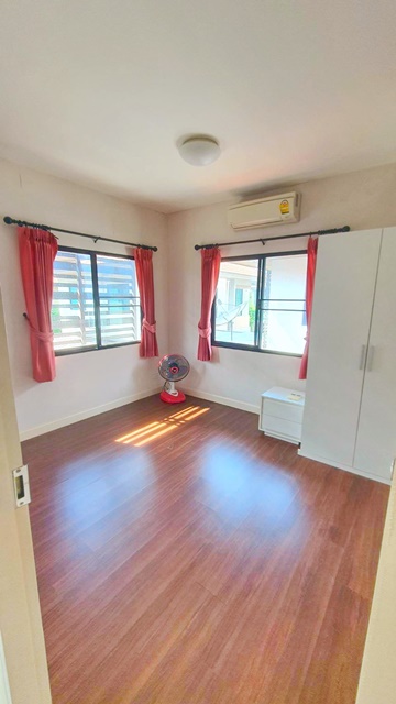 ประกาศฟรี! ซื้อ-ขาย-เช่า คอนโด บ้าน ทาวน์โฮม ที่ดิน และพื้นที่เชิงพาณิชย์ทั่วประเทศไทย ทุกทำเล ทุกงบประมาณ ไม่มีค่าใช้จ่าย ลงง่าย ขายไว เข้าถึงผู้ซื้อโดยตรง 5 247815pic4.jpg