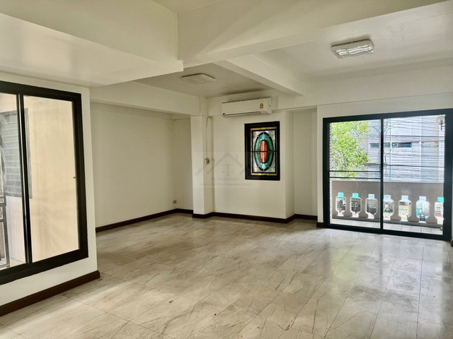 ประกาศฟรี! ซื้อ-ขาย-เช่า คอนโด บ้าน ทาวน์โฮม ที่ดิน และพื้นที่เชิงพาณิชย์ทั่วประเทศไทย ทุกทำเล ทุกงบประมาณ ไม่มีค่าใช้จ่าย ลงง่าย ขายไว เข้าถึงผู้ซื้อโดยตรง 5 510101pic4.jpg