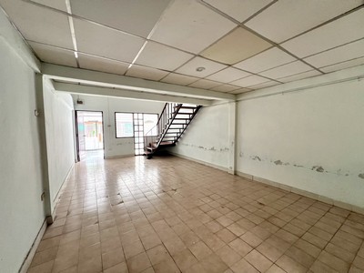 ประกาศฟรี! ซื้อ-ขาย-เช่า คอนโด บ้าน ทาวน์โฮม ที่ดิน และพื้นที่เชิงพาณิชย์ทั่วประเทศไทย ทุกทำเล ทุกงบประมาณ ไม่มีค่าใช้จ่าย ลงง่าย ขายไว เข้าถึงผู้ซื้อโดยตรง 5 510052pic4.jpg