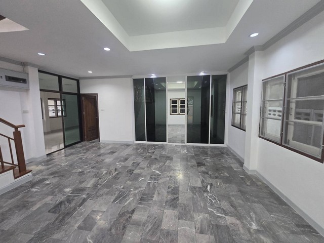 ประกาศฟรี! ซื้อ-ขาย-เช่า คอนโด บ้าน ทาวน์โฮม ที่ดิน และพื้นที่เชิงพาณิชย์ทั่วประเทศไทย ทุกทำเล ทุกงบประมาณ ไม่มีค่าใช้จ่าย ลงง่าย ขายไว เข้าถึงผู้ซื้อโดยตรง 4 510436pic3.jpg