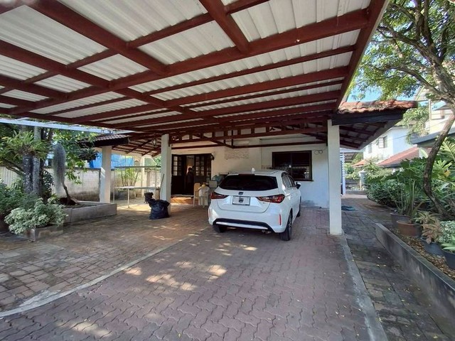 ประกาศฟรี! ซื้อ-ขาย-เช่า คอนโด บ้าน ทาวน์โฮม ที่ดิน และพื้นที่เชิงพาณิชย์ทั่วประเทศไทย ทุกทำเล ทุกงบประมาณ ไม่มีค่าใช้จ่าย ลงง่าย ขายไว เข้าถึงผู้ซื้อโดยตรง 3 247977pic2.jpg