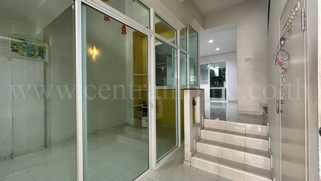 ประกาศฟรี! ซื้อ-ขาย-เช่า คอนโด บ้าน ทาวน์โฮม ที่ดิน และพื้นที่เชิงพาณิชย์ทั่วประเทศไทย ทุกทำเล ทุกงบประมาณ ไม่มีค่าใช้จ่าย ลงง่าย ขายไว เข้าถึงผู้ซื้อโดยตรง 4 292052pic3.jpg