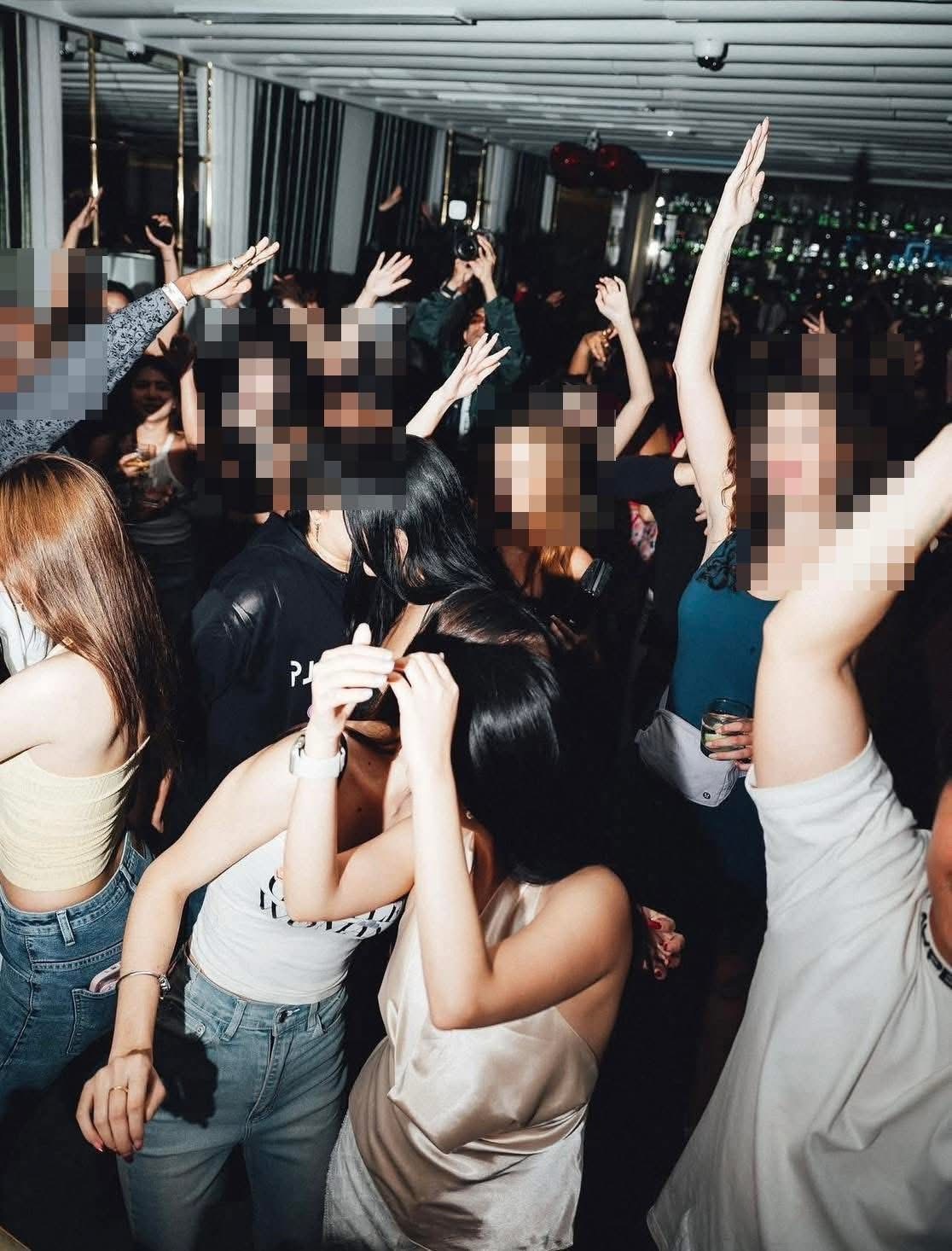 ประกาศฟรี! ซื้อ-ขาย-เช่า คอนโด บ้าน ทาวน์โฮม ที่ดิน และพื้นที่เชิงพาณิชย์ทั่วประเทศไทย ทุกทำเล ทุกงบประมาณ ไม่มีค่าใช้จ่าย ลงง่าย ขายไว เข้าถึงผู้ซื้อโดยตรง 2 248524pic1.jpg