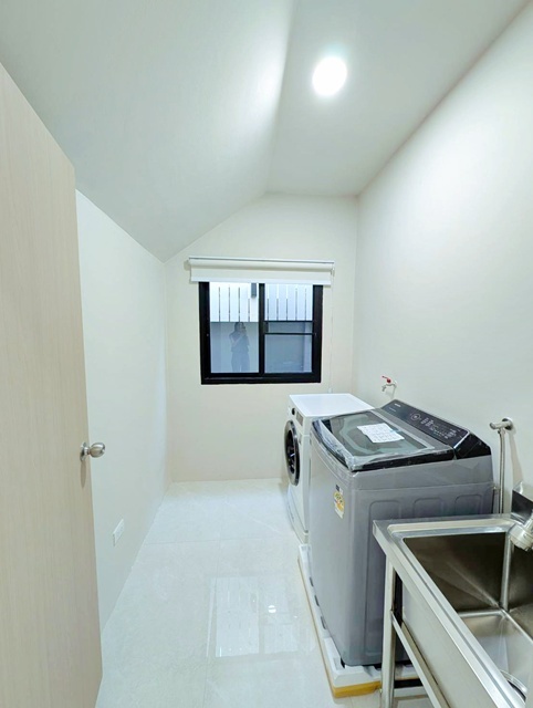 ประกาศฟรี! ซื้อ-ขาย-เช่า คอนโด บ้าน ทาวน์โฮม ที่ดิน และพื้นที่เชิงพาณิชย์ทั่วประเทศไทย ทุกทำเล ทุกงบประมาณ ไม่มีค่าใช้จ่าย ลงง่าย ขายไว เข้าถึงผู้ซื้อโดยตรง 5 313529pic4.jpg