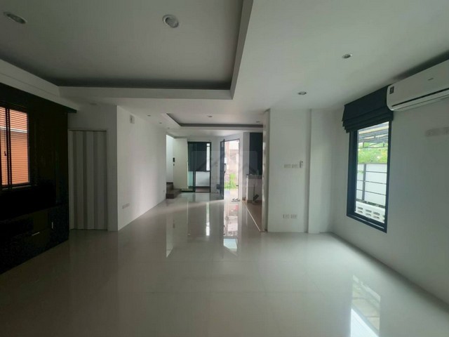 ประกาศฟรี! ซื้อ-ขาย-เช่า คอนโด บ้าน ทาวน์โฮม ที่ดิน และพื้นที่เชิงพาณิชย์ทั่วประเทศไทย ทุกทำเล ทุกงบประมาณ ไม่มีค่าใช้จ่าย ลงง่าย ขายไว เข้าถึงผู้ซื้อโดยตรง 4 510835pic3.jpg