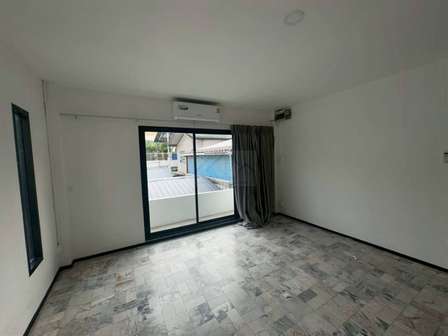 ประกาศฟรี! ซื้อ-ขาย-เช่า คอนโด บ้าน ทาวน์โฮม ที่ดิน และพื้นที่เชิงพาณิชย์ทั่วประเทศไทย ทุกทำเล ทุกงบประมาณ ไม่มีค่าใช้จ่าย ลงง่าย ขายไว เข้าถึงผู้ซื้อโดยตรง 5 510835pic4.jpg