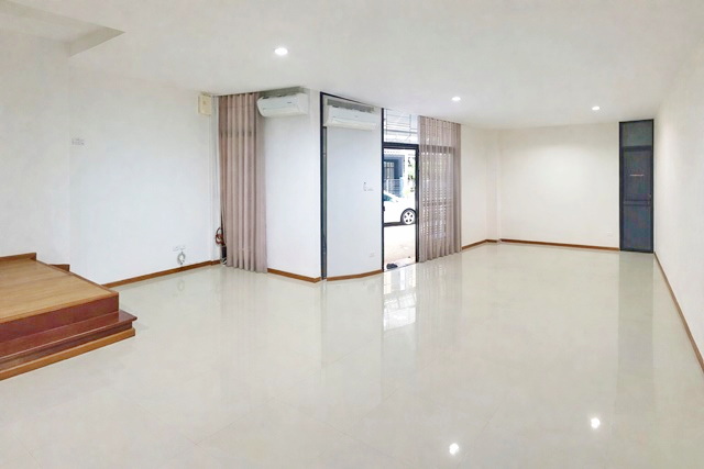 ประกาศฟรี! ซื้อ-ขาย-เช่า คอนโด บ้าน ทาวน์โฮม ที่ดิน และพื้นที่เชิงพาณิชย์ทั่วประเทศไทย ทุกทำเล ทุกงบประมาณ ไม่มีค่าใช้จ่าย ลงง่าย ขายไว เข้าถึงผู้ซื้อโดยตรง 5 248565pic4.jpg