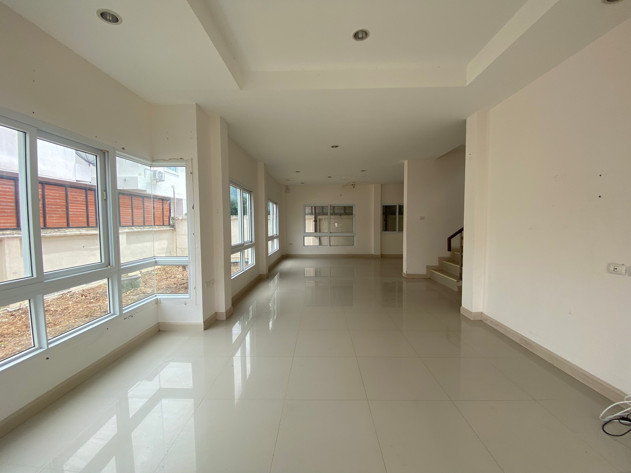 ประกาศฟรี! ซื้อ-ขาย-เช่า คอนโด บ้าน ทาวน์โฮม ที่ดิน และพื้นที่เชิงพาณิชย์ทั่วประเทศไทย ทุกทำเล ทุกงบประมาณ ไม่มีค่าใช้จ่าย ลงง่าย ขายไว เข้าถึงผู้ซื้อโดยตรง 4 247831pic3.jpg