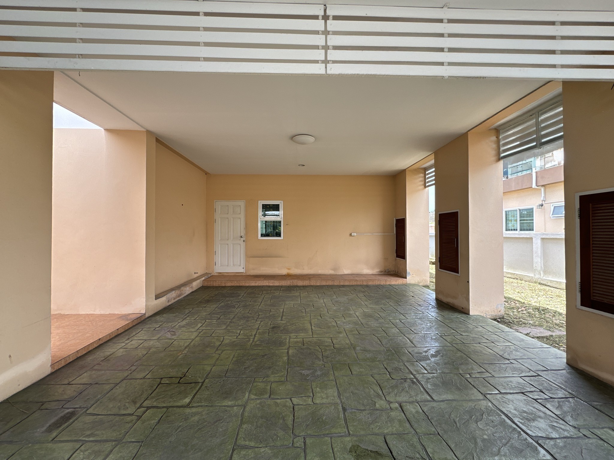 ประกาศฟรี! ซื้อ-ขาย-เช่า คอนโด บ้าน ทาวน์โฮม ที่ดิน และพื้นที่เชิงพาณิชย์ทั่วประเทศไทย ทุกทำเล ทุกงบประมาณ ไม่มีค่าใช้จ่าย ลงง่าย ขายไว เข้าถึงผู้ซื้อโดยตรง 3 247773pic2.jpg