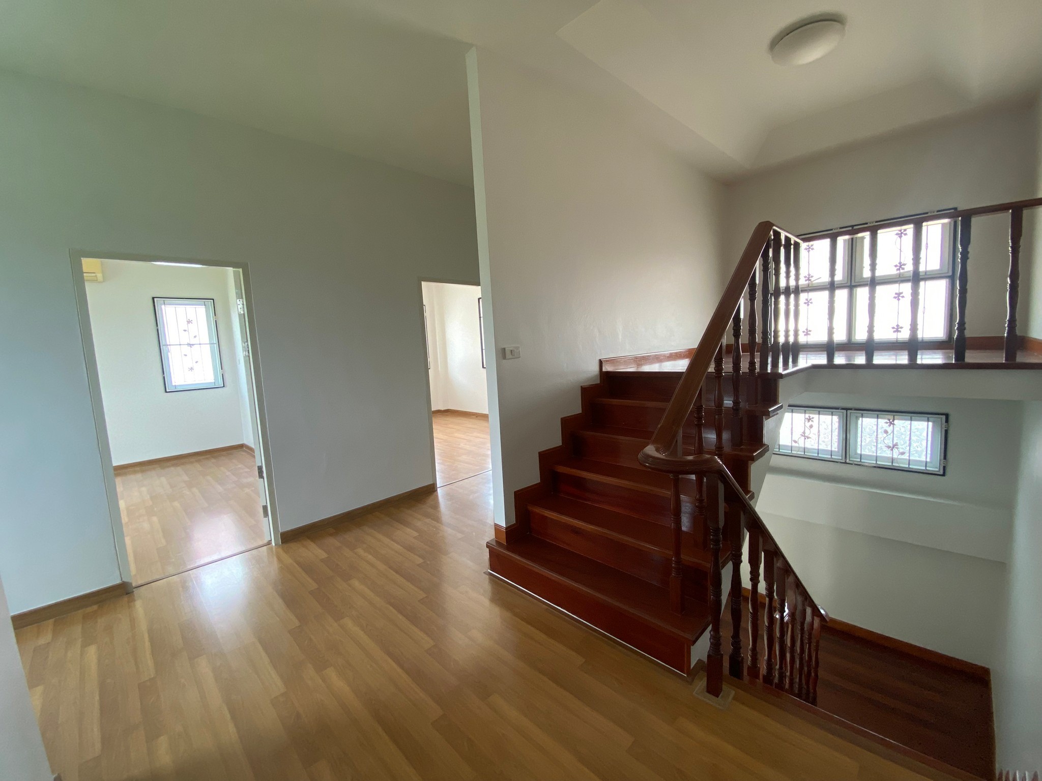 ประกาศฟรี! ซื้อ-ขาย-เช่า คอนโด บ้าน ทาวน์โฮม ที่ดิน และพื้นที่เชิงพาณิชย์ทั่วประเทศไทย ทุกทำเล ทุกงบประมาณ ไม่มีค่าใช้จ่าย ลงง่าย ขายไว เข้าถึงผู้ซื้อโดยตรง 5 247773pic4.jpg