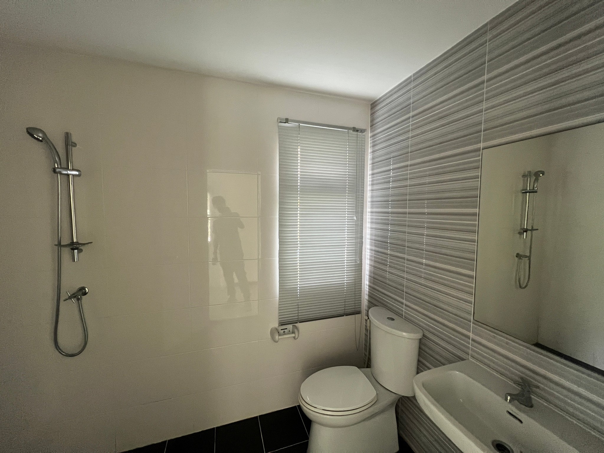 ประกาศฟรี! ซื้อ-ขาย-เช่า คอนโด บ้าน ทาวน์โฮม ที่ดิน และพื้นที่เชิงพาณิชย์ทั่วประเทศไทย ทุกทำเล ทุกงบประมาณ ไม่มีค่าใช้จ่าย ลงง่าย ขายไว เข้าถึงผู้ซื้อโดยตรง 4 247772pic3.jpg