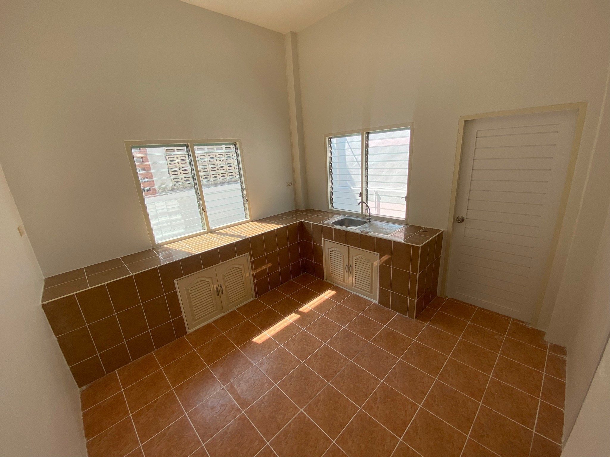 ประกาศฟรี! ซื้อ-ขาย-เช่า คอนโด บ้าน ทาวน์โฮม ที่ดิน และพื้นที่เชิงพาณิชย์ทั่วประเทศไทย ทุกทำเล ทุกงบประมาณ ไม่มีค่าใช้จ่าย ลงง่าย ขายไว เข้าถึงผู้ซื้อโดยตรง 5 247768pic4.jpg