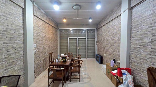 ประกาศฟรี! ซื้อ-ขาย-เช่า คอนโด บ้าน ทาวน์โฮม ที่ดิน และพื้นที่เชิงพาณิชย์ทั่วประเทศไทย ทุกทำเล ทุกงบประมาณ ไม่มีค่าใช้จ่าย ลงง่าย ขายไว เข้าถึงผู้ซื้อโดยตรง 4 313613pic3.jpg