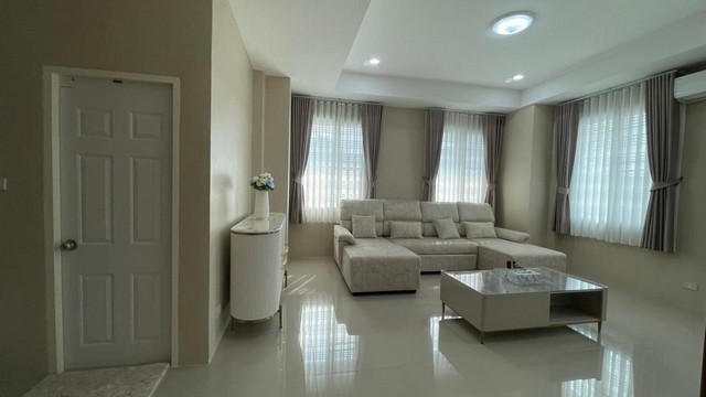 ประกาศฟรี! ซื้อ-ขาย-เช่า คอนโด บ้าน ทาวน์โฮม ที่ดิน และพื้นที่เชิงพาณิชย์ทั่วประเทศไทย ทุกทำเล ทุกงบประมาณ ไม่มีค่าใช้จ่าย ลงง่าย ขายไว เข้าถึงผู้ซื้อโดยตรง 3 510615pic2.jpg