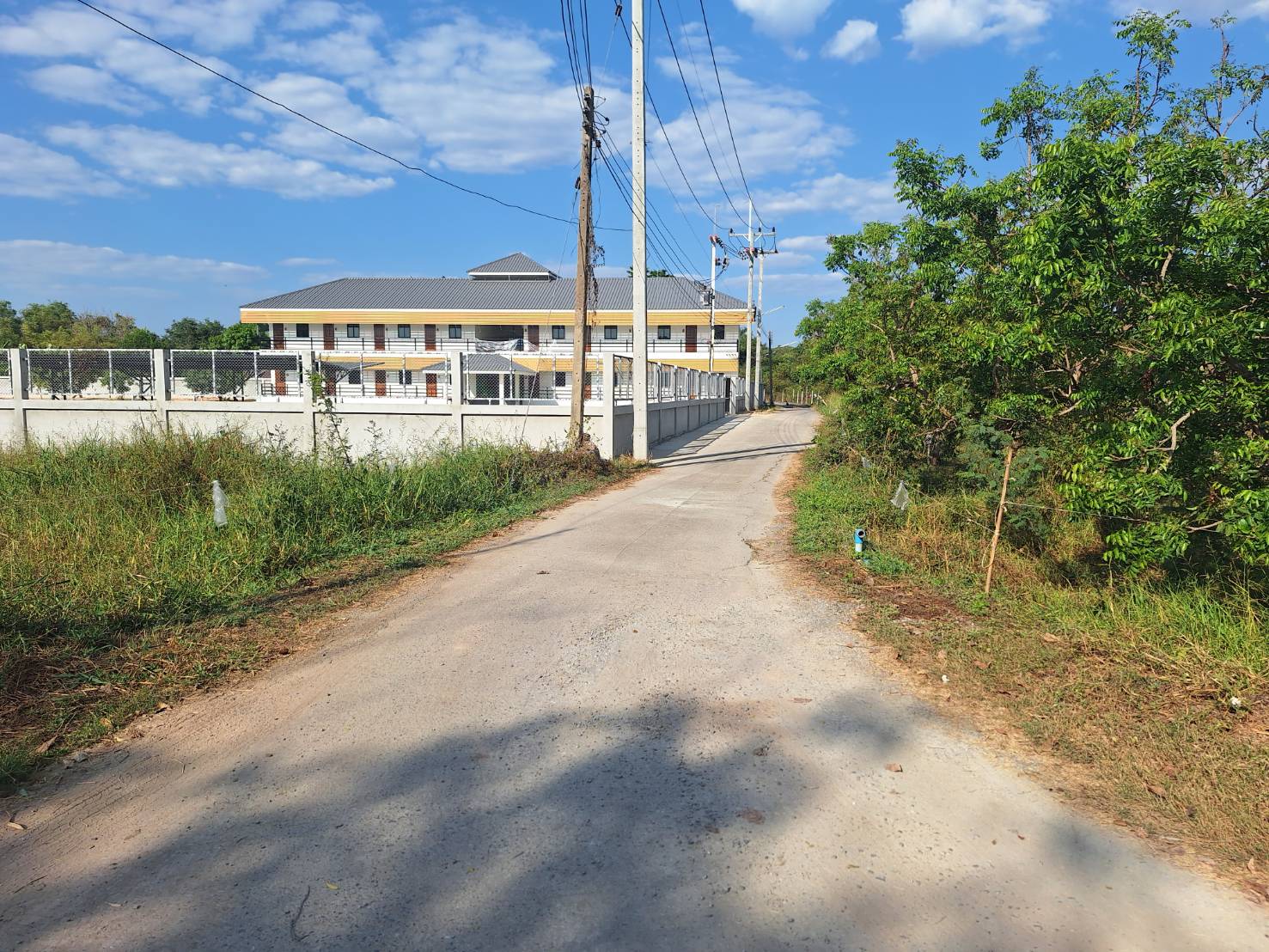 ประกาศฟรี! ซื้อ-ขาย-เช่า คอนโด บ้าน ทาวน์โฮม ที่ดิน และพื้นที่เชิงพาณิชย์ทั่วประเทศไทย ทุกทำเล ทุกงบประมาณ ไม่มีค่าใช้จ่าย ลงง่าย ขายไว เข้าถึงผู้ซื้อโดยตรง 3 293643pic2.jpg