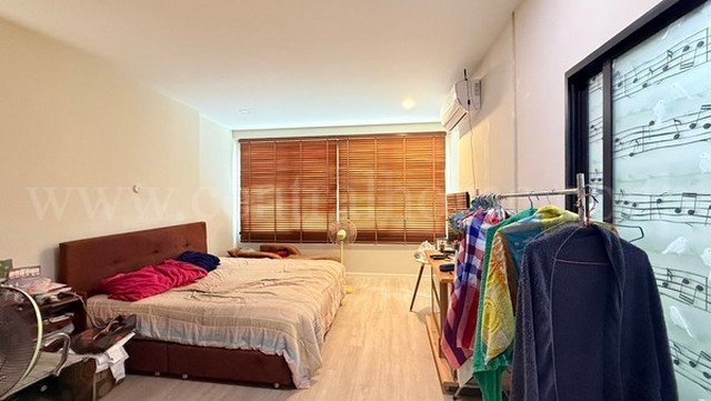 ประกาศฟรี! ซื้อ-ขาย-เช่า คอนโด บ้าน ทาวน์โฮม ที่ดิน และพื้นที่เชิงพาณิชย์ทั่วประเทศไทย ทุกทำเล ทุกงบประมาณ ไม่มีค่าใช้จ่าย ลงง่าย ขายไว เข้าถึงผู้ซื้อโดยตรง 4 237731pic3.jpg