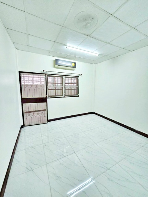 ประกาศฟรี! ซื้อ-ขาย-เช่า คอนโด บ้าน ทาวน์โฮม ที่ดิน และพื้นที่เชิงพาณิชย์ทั่วประเทศไทย ทุกทำเล ทุกงบประมาณ ไม่มีค่าใช้จ่าย ลงง่าย ขายไว เข้าถึงผู้ซื้อโดยตรง 5 248938pic4.jpg