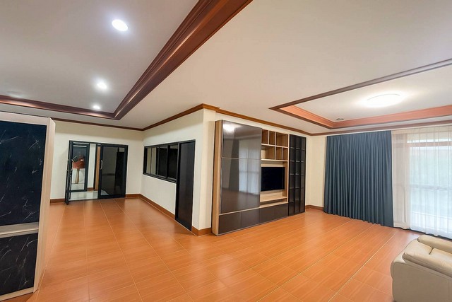 ประกาศฟรี! ซื้อ-ขาย-เช่า คอนโด บ้าน ทาวน์โฮม ที่ดิน และพื้นที่เชิงพาณิชย์ทั่วประเทศไทย ทุกทำเล ทุกงบประมาณ ไม่มีค่าใช้จ่าย ลงง่าย ขายไว เข้าถึงผู้ซื้อโดยตรง 3 248988pic2.jpg