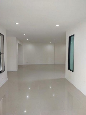 ประกาศฟรี! ซื้อ-ขาย-เช่า คอนโด บ้าน ทาวน์โฮม ที่ดิน และพื้นที่เชิงพาณิชย์ทั่วประเทศไทย ทุกทำเล ทุกงบประมาณ ไม่มีค่าใช้จ่าย ลงง่าย ขายไว เข้าถึงผู้ซื้อโดยตรง 5 273488pic4.jpg