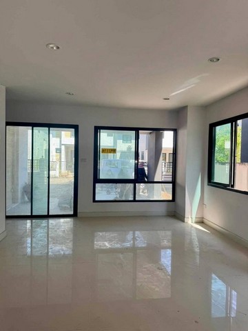 ประกาศฟรี! ซื้อ-ขาย-เช่า คอนโด บ้าน ทาวน์โฮม ที่ดิน และพื้นที่เชิงพาณิชย์ทั่วประเทศไทย ทุกทำเล ทุกงบประมาณ ไม่มีค่าใช้จ่าย ลงง่าย ขายไว เข้าถึงผู้ซื้อโดยตรง 3 295261pic2.jpg