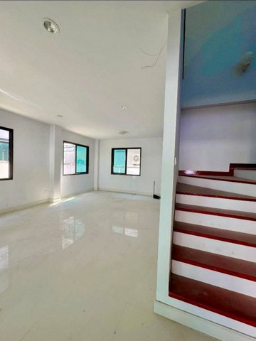 ประกาศฟรี! ซื้อ-ขาย-เช่า คอนโด บ้าน ทาวน์โฮม ที่ดิน และพื้นที่เชิงพาณิชย์ทั่วประเทศไทย ทุกทำเล ทุกงบประมาณ ไม่มีค่าใช้จ่าย ลงง่าย ขายไว เข้าถึงผู้ซื้อโดยตรง 4 295261pic3.jpg