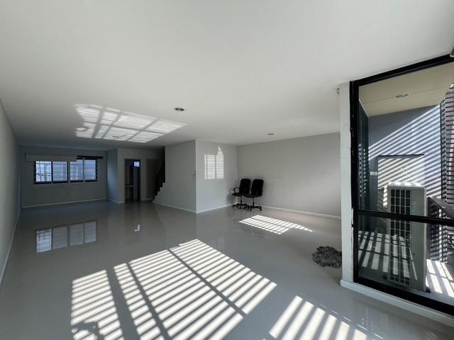 ประกาศฟรี! ซื้อ-ขาย-เช่า คอนโด บ้าน ทาวน์โฮม ที่ดิน และพื้นที่เชิงพาณิชย์ทั่วประเทศไทย ทุกทำเล ทุกงบประมาณ ไม่มีค่าใช้จ่าย ลงง่าย ขายไว เข้าถึงผู้ซื้อโดยตรง 4 273482pic3.jpg