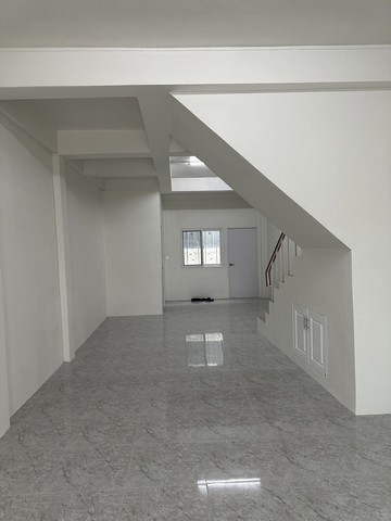 ประกาศฟรี! ซื้อ-ขาย-เช่า คอนโด บ้าน ทาวน์โฮม ที่ดิน และพื้นที่เชิงพาณิชย์ทั่วประเทศไทย ทุกทำเล ทุกงบประมาณ ไม่มีค่าใช้จ่าย ลงง่าย ขายไว เข้าถึงผู้ซื้อโดยตรง 5 249139pic4.jpg