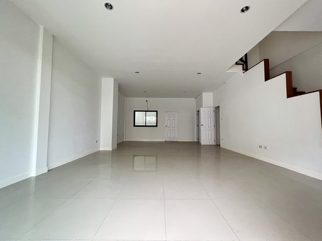 ประกาศฟรี! ซื้อ-ขาย-เช่า คอนโด บ้าน ทาวน์โฮม ที่ดิน และพื้นที่เชิงพาณิชย์ทั่วประเทศไทย ทุกทำเล ทุกงบประมาณ ไม่มีค่าใช้จ่าย ลงง่าย ขายไว เข้าถึงผู้ซื้อโดยตรง 5 248998pic4.jpg