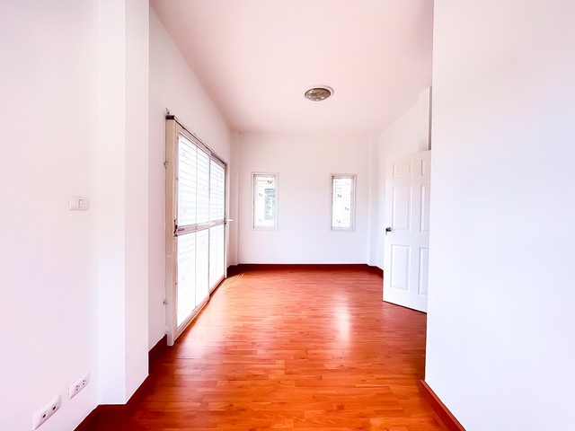 ประกาศฟรี! ซื้อ-ขาย-เช่า คอนโด บ้าน ทาวน์โฮม ที่ดิน และพื้นที่เชิงพาณิชย์ทั่วประเทศไทย ทุกทำเล ทุกงบประมาณ ไม่มีค่าใช้จ่าย ลงง่าย ขายไว เข้าถึงผู้ซื้อโดยตรง 3 248995pic2.jpg