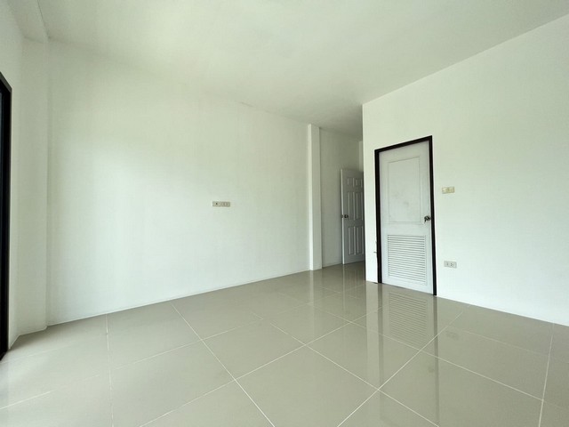 ประกาศฟรี! ซื้อ-ขาย-เช่า คอนโด บ้าน ทาวน์โฮม ที่ดิน และพื้นที่เชิงพาณิชย์ทั่วประเทศไทย ทุกทำเล ทุกงบประมาณ ไม่มีค่าใช้จ่าย ลงง่าย ขายไว เข้าถึงผู้ซื้อโดยตรง 5 248990pic4.jpg