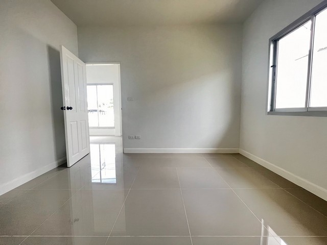 ประกาศฟรี! ซื้อ-ขาย-เช่า คอนโด บ้าน ทาวน์โฮม ที่ดิน และพื้นที่เชิงพาณิชย์ทั่วประเทศไทย ทุกทำเล ทุกงบประมาณ ไม่มีค่าใช้จ่าย ลงง่าย ขายไว เข้าถึงผู้ซื้อโดยตรง 4 249084pic3.jpg