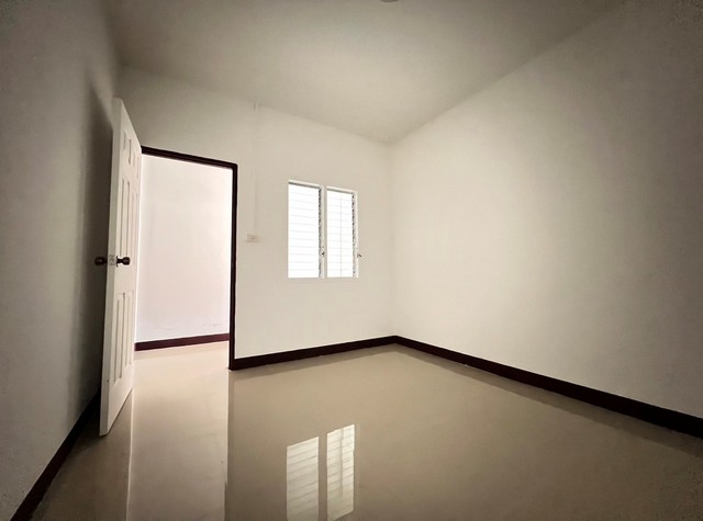 ประกาศฟรี! ซื้อ-ขาย-เช่า คอนโด บ้าน ทาวน์โฮม ที่ดิน และพื้นที่เชิงพาณิชย์ทั่วประเทศไทย ทุกทำเล ทุกงบประมาณ ไม่มีค่าใช้จ่าย ลงง่าย ขายไว เข้าถึงผู้ซื้อโดยตรง 5 249079pic4.jpg