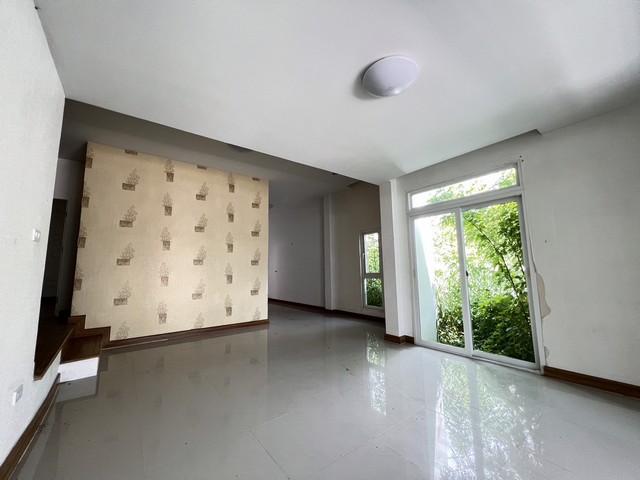 ประกาศฟรี! ซื้อ-ขาย-เช่า คอนโด บ้าน ทาวน์โฮม ที่ดิน และพื้นที่เชิงพาณิชย์ทั่วประเทศไทย ทุกทำเล ทุกงบประมาณ ไม่มีค่าใช้จ่าย ลงง่าย ขายไว เข้าถึงผู้ซื้อโดยตรง 3 249005pic2.jpg