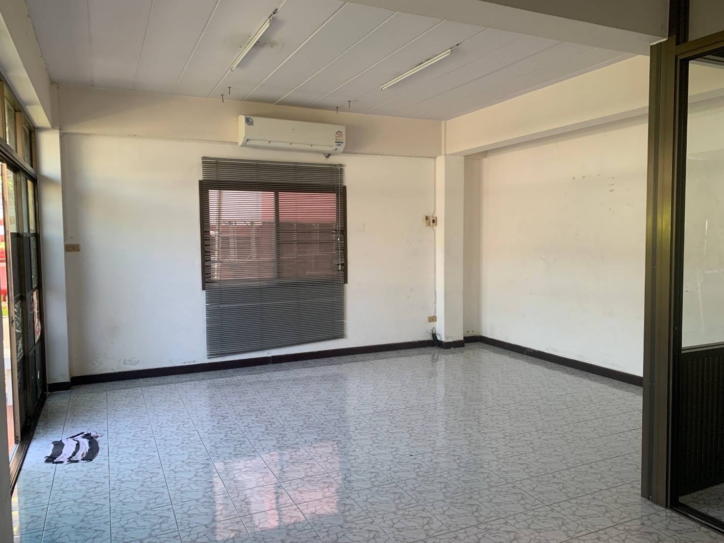 ประกาศฟรี! ซื้อ-ขาย-เช่า คอนโด บ้าน ทาวน์โฮม ที่ดิน และพื้นที่เชิงพาณิชย์ทั่วประเทศไทย ทุกทำเล ทุกงบประมาณ ไม่มีค่าใช้จ่าย ลงง่าย ขายไว เข้าถึงผู้ซื้อโดยตรง 4 S__5931023.jpg