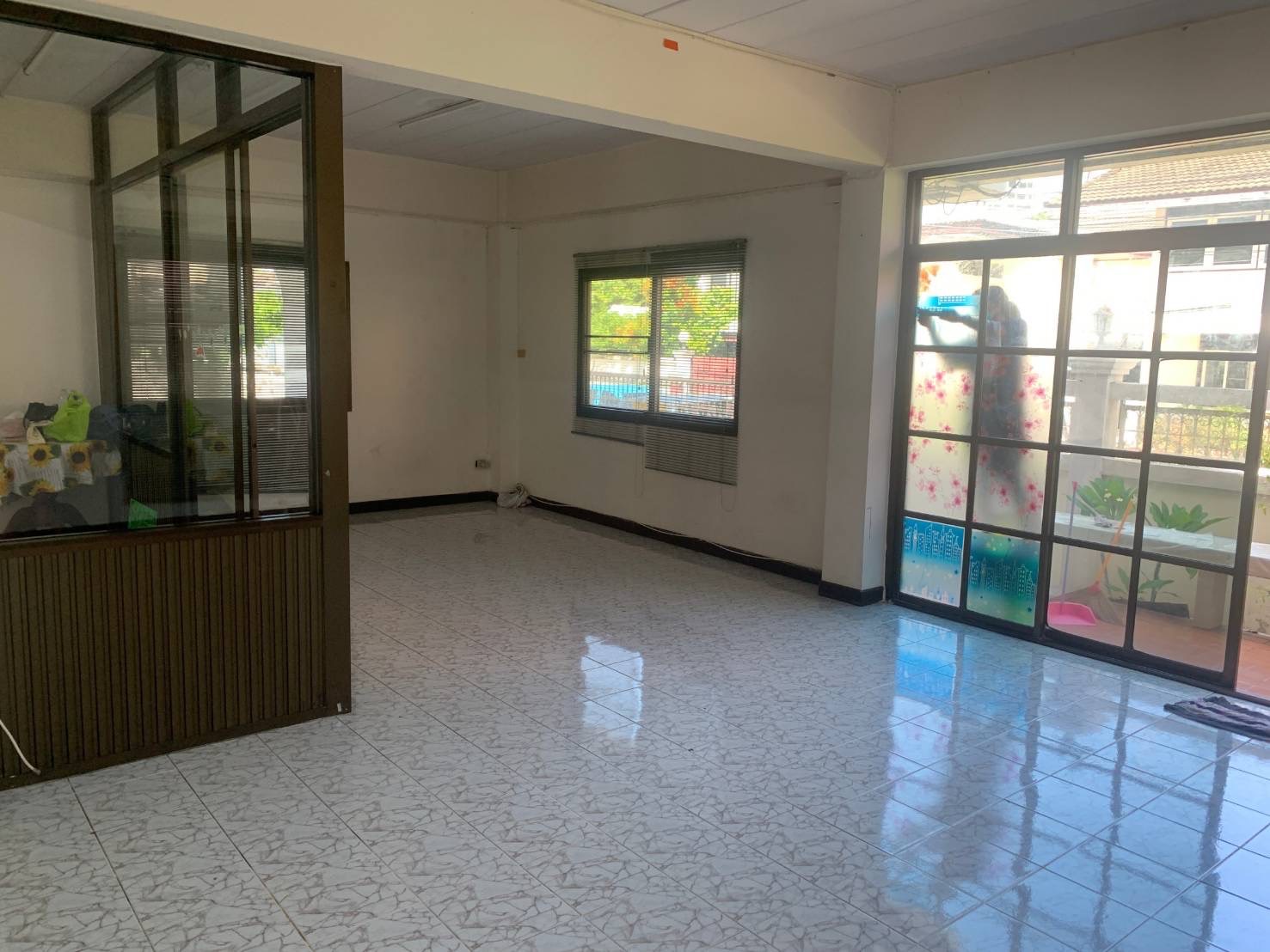 ประกาศฟรี! ซื้อ-ขาย-เช่า คอนโด บ้าน ทาวน์โฮม ที่ดิน และพื้นที่เชิงพาณิชย์ทั่วประเทศไทย ทุกทำเล ทุกงบประมาณ ไม่มีค่าใช้จ่าย ลงง่าย ขายไว เข้าถึงผู้ซื้อโดยตรง 5 S__5931028.jpg